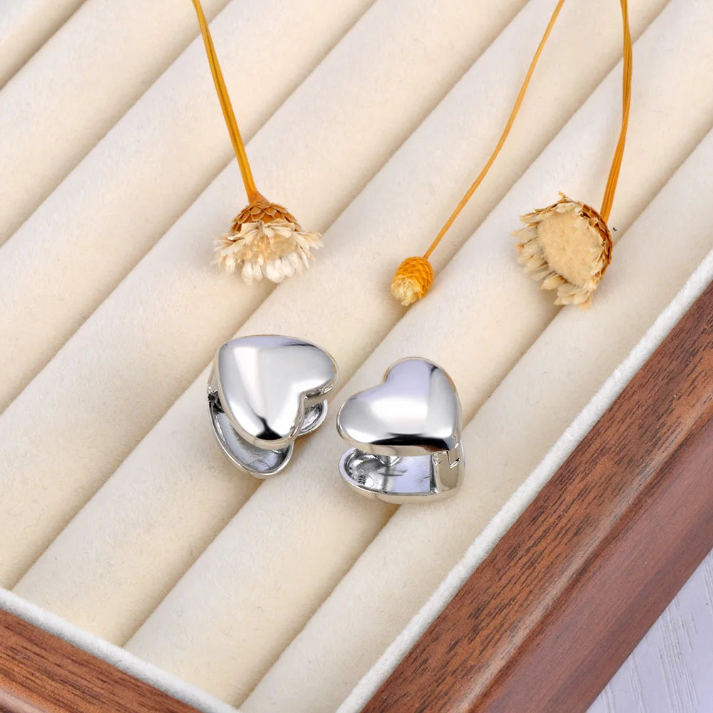 ✨ Aros de Acero Inoxidable Lokaer 18K – Diseño Corazón Hueco